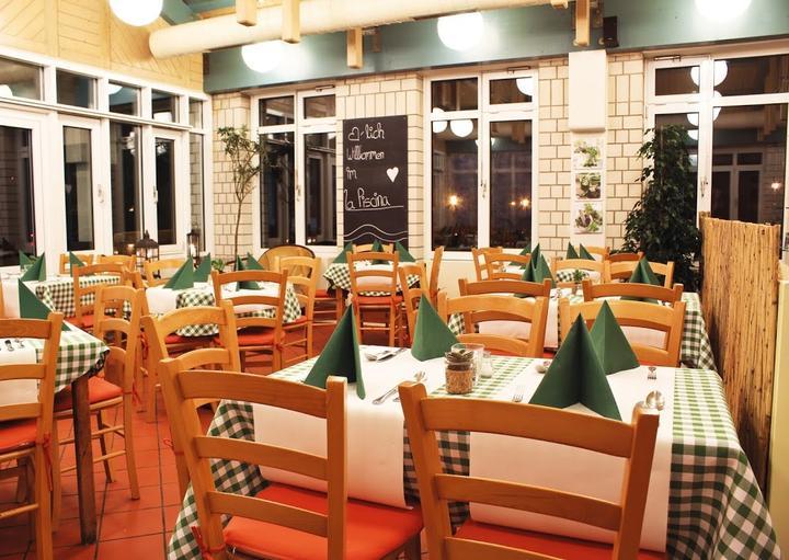 Bistro La Piscina im Freizeitbad Neckarhausen